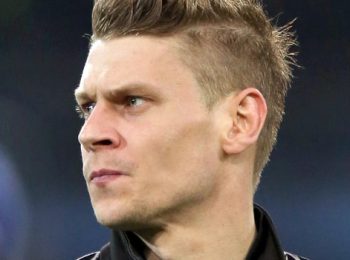 Dortmund star Lukasz Piszczek pens new deal till 2021