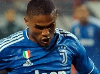 Douglas Costa arrives in Germany to join Bayern Munich