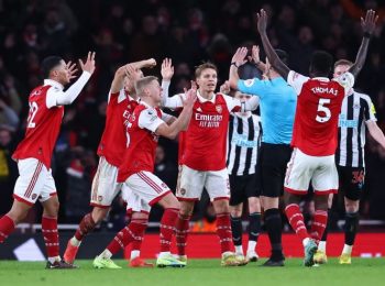 Gunners miss chance to go 10 points clear in stalemate